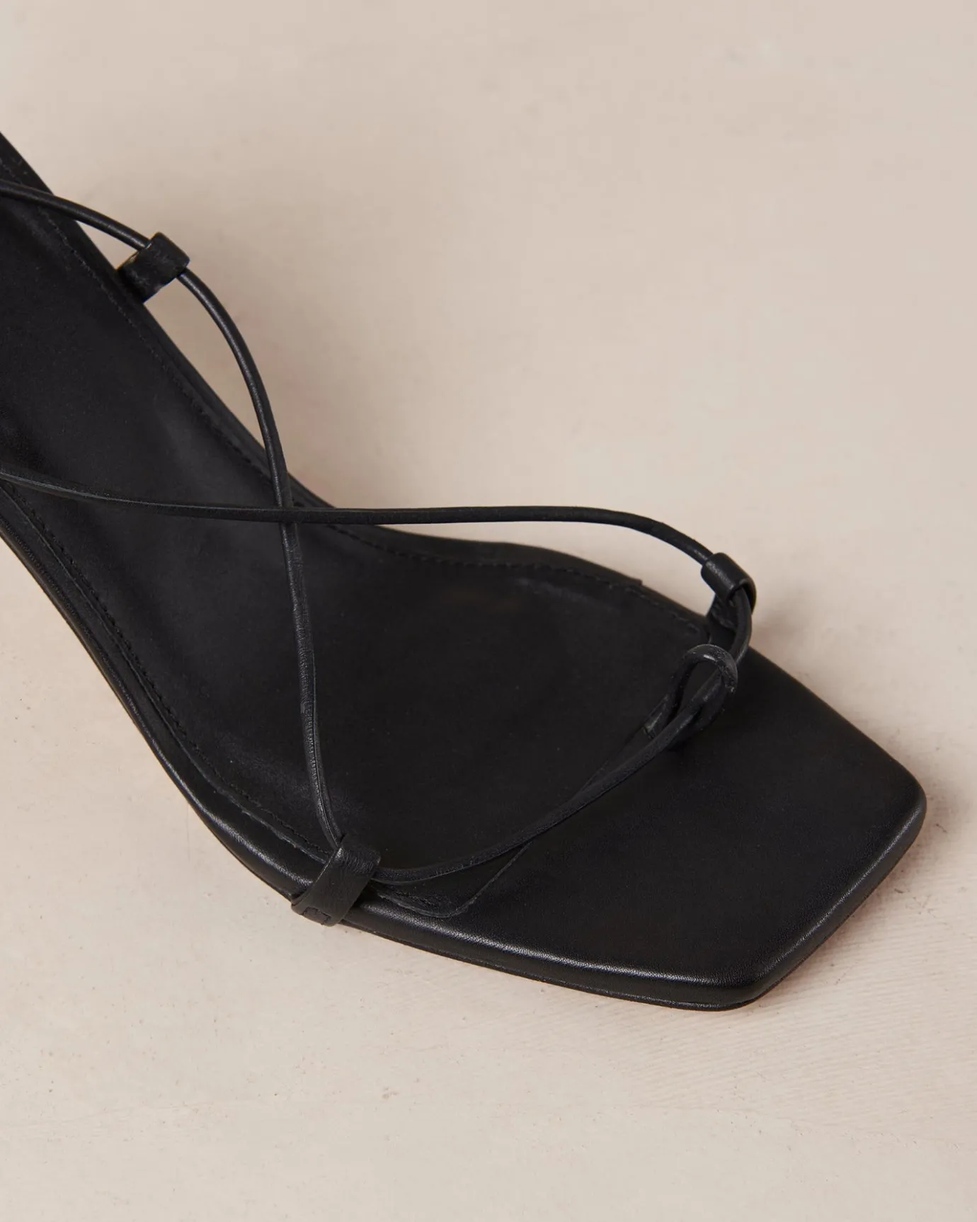 Hansen & Gretel Alohas Bellini Black Store