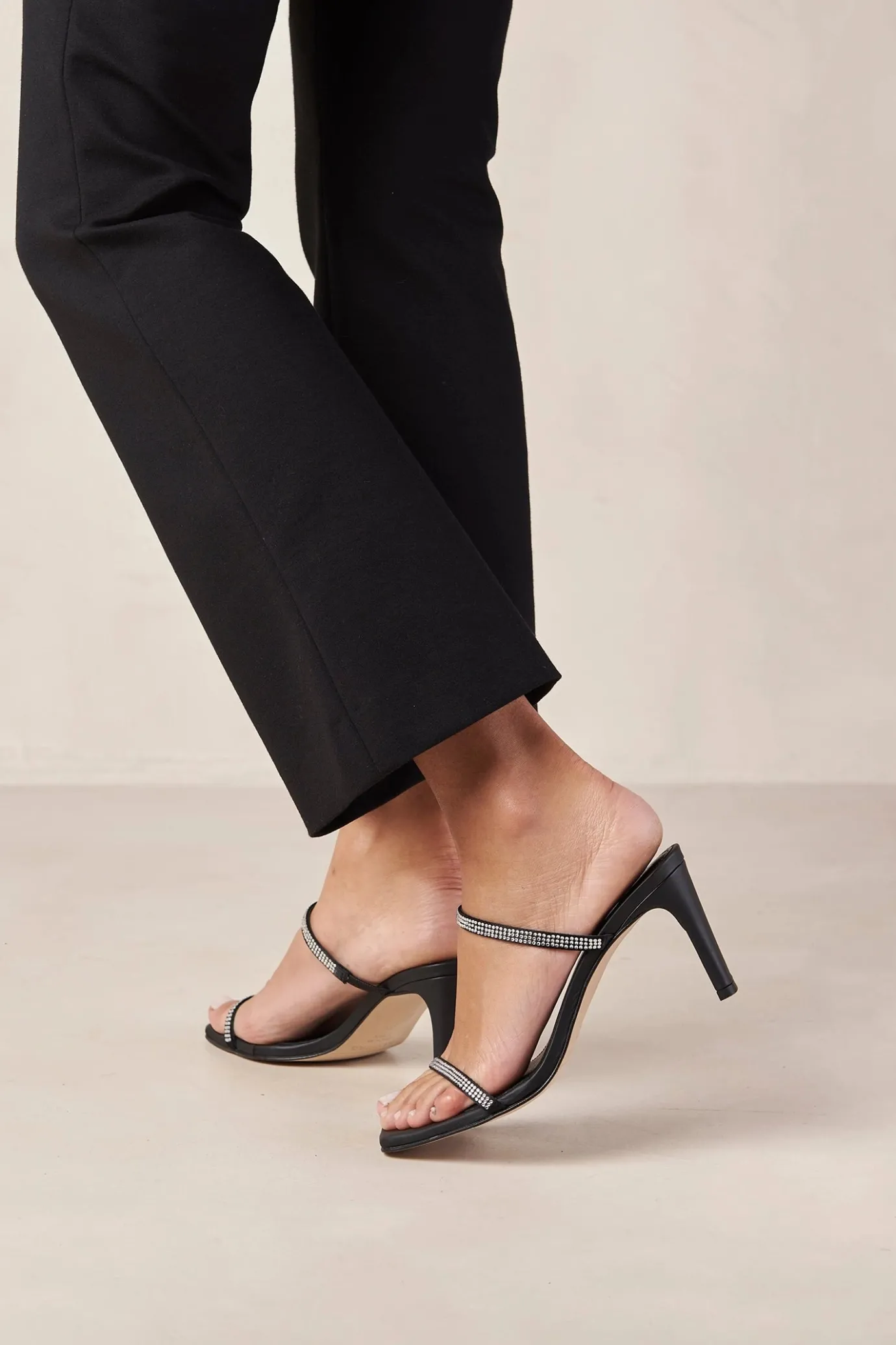 Hansen & Gretel Alohas Cannes Heel Glow Black Cheap