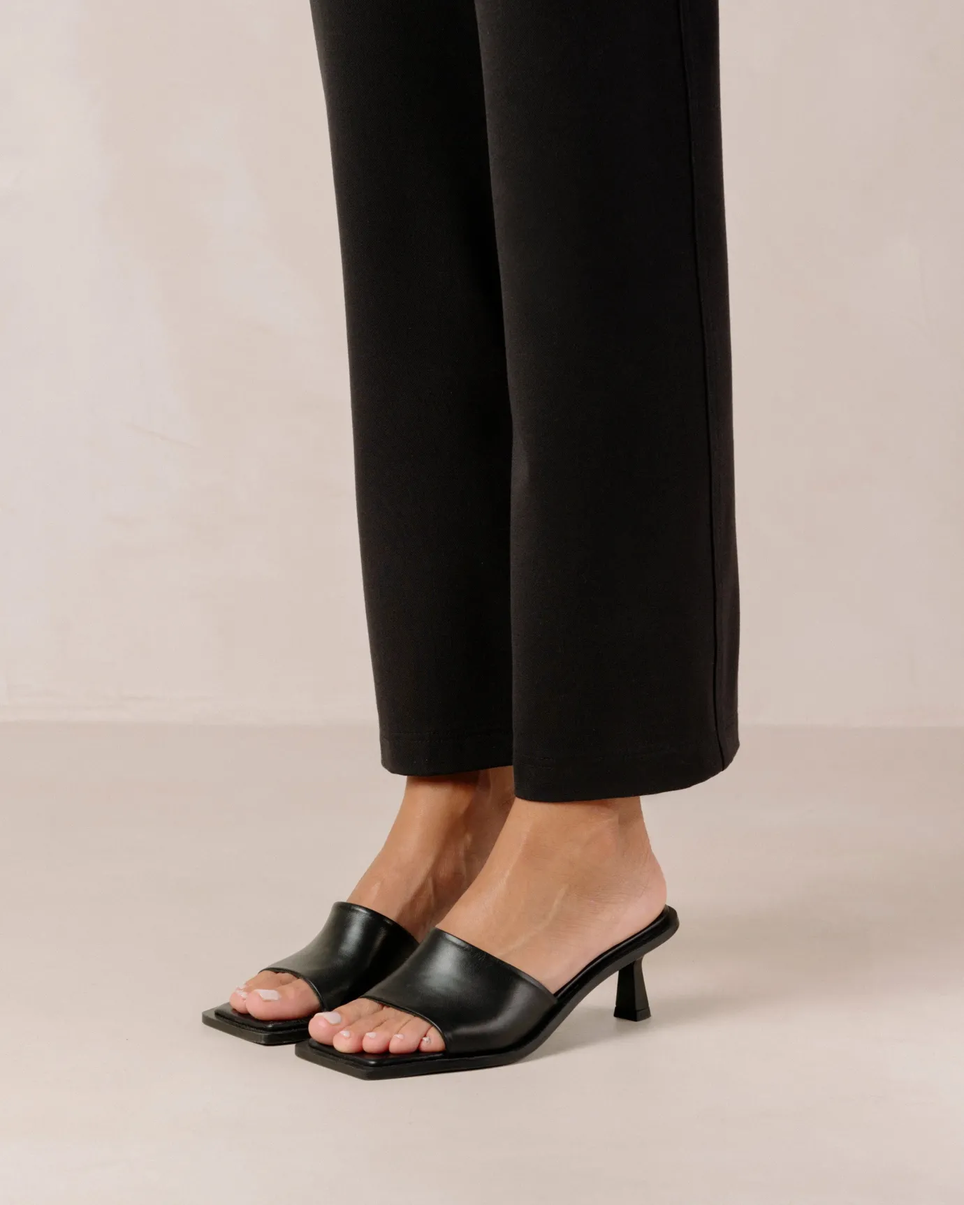 Hansen & Gretel Alohas Daphne Sandal Black Best Sale