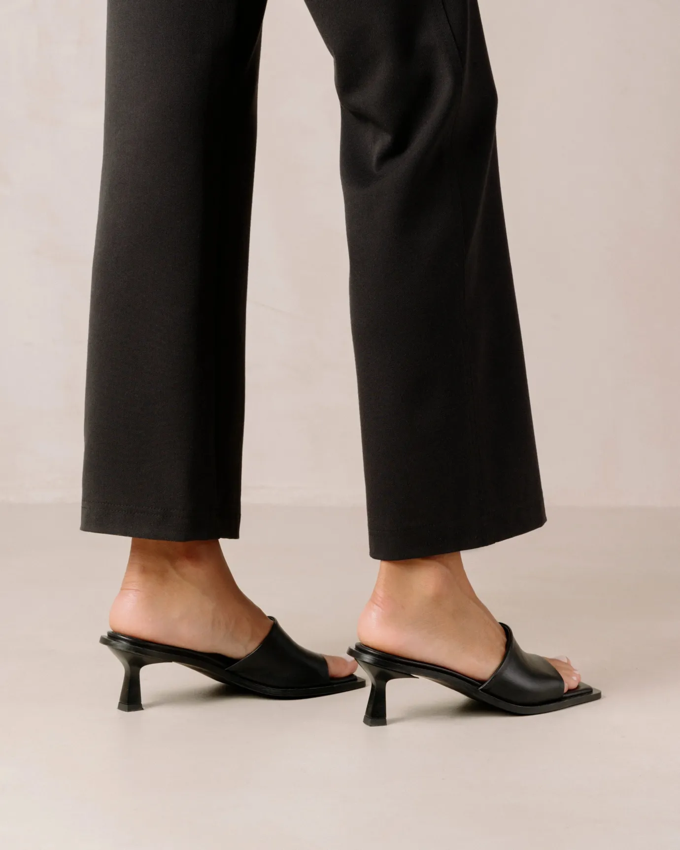 Hansen & Gretel Alohas Daphne Sandal Black Best Sale