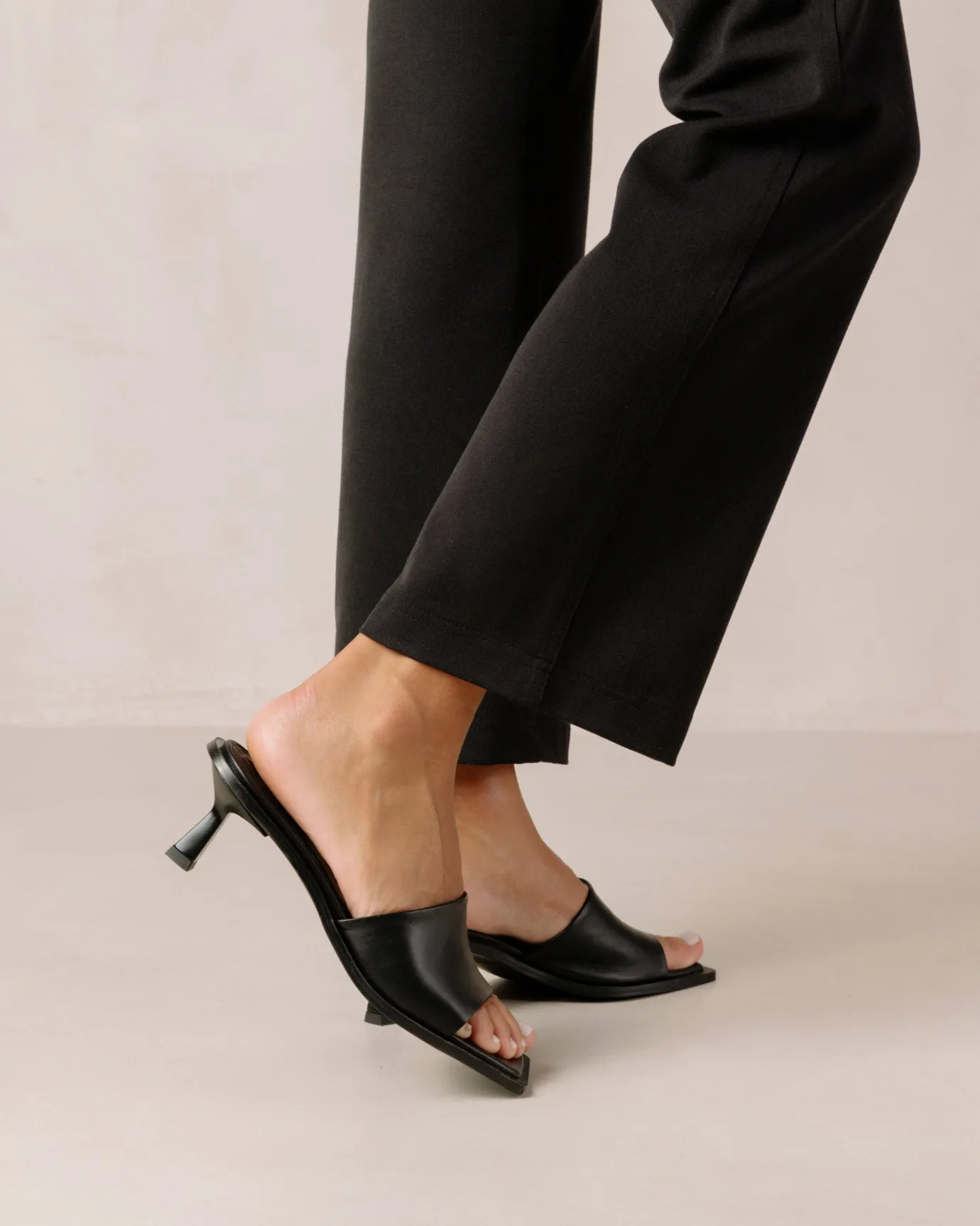 Hansen & Gretel Alohas Daphne Sandal Black Best Sale