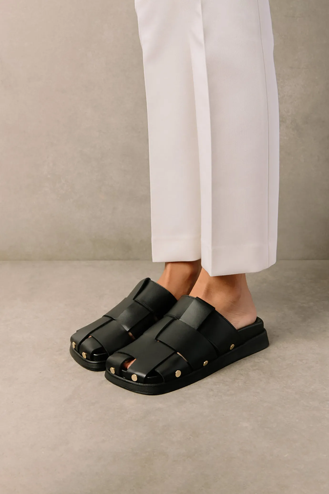 Hansen & Gretel Alohas Stuart Clog Black Fashion