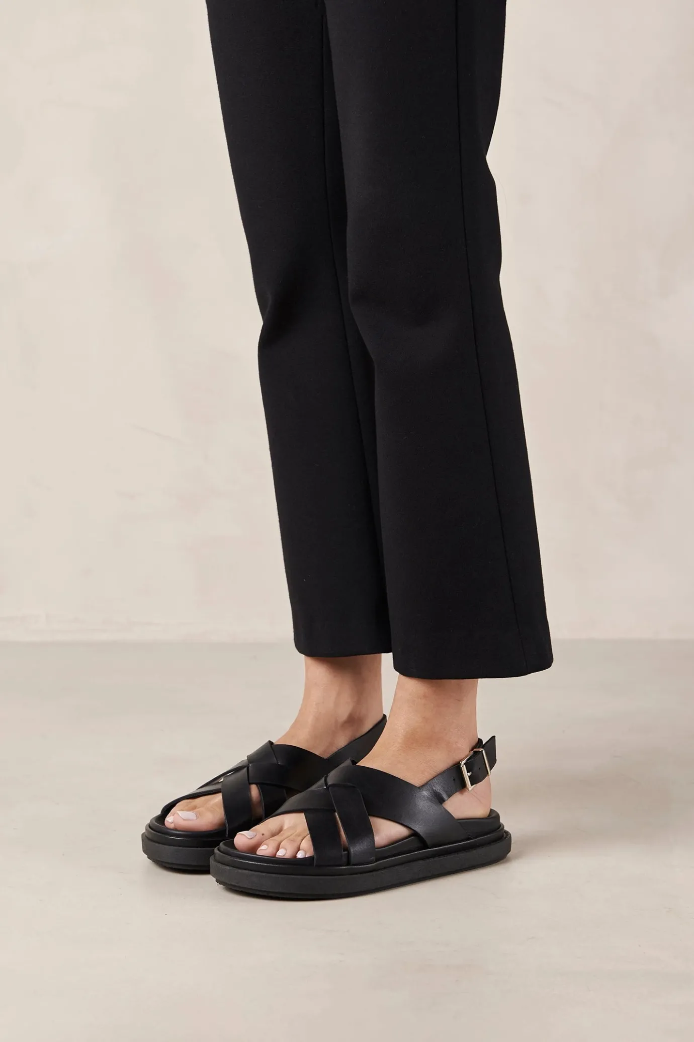 Hansen & Gretel Alohas Trunca Padded Sandal Black Sale