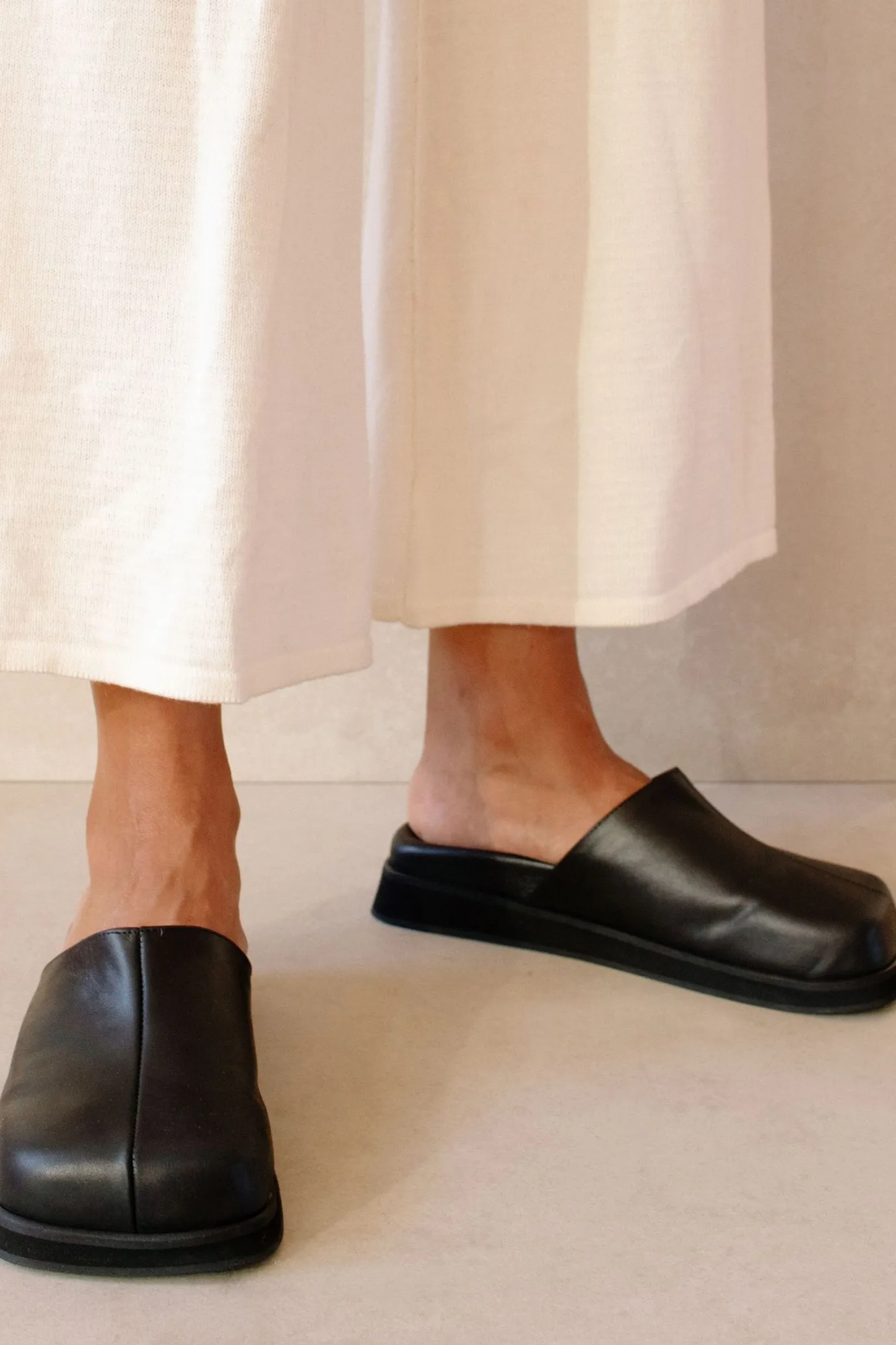 Hansen & Gretel Alohas Whiz Clog Black Best Sale