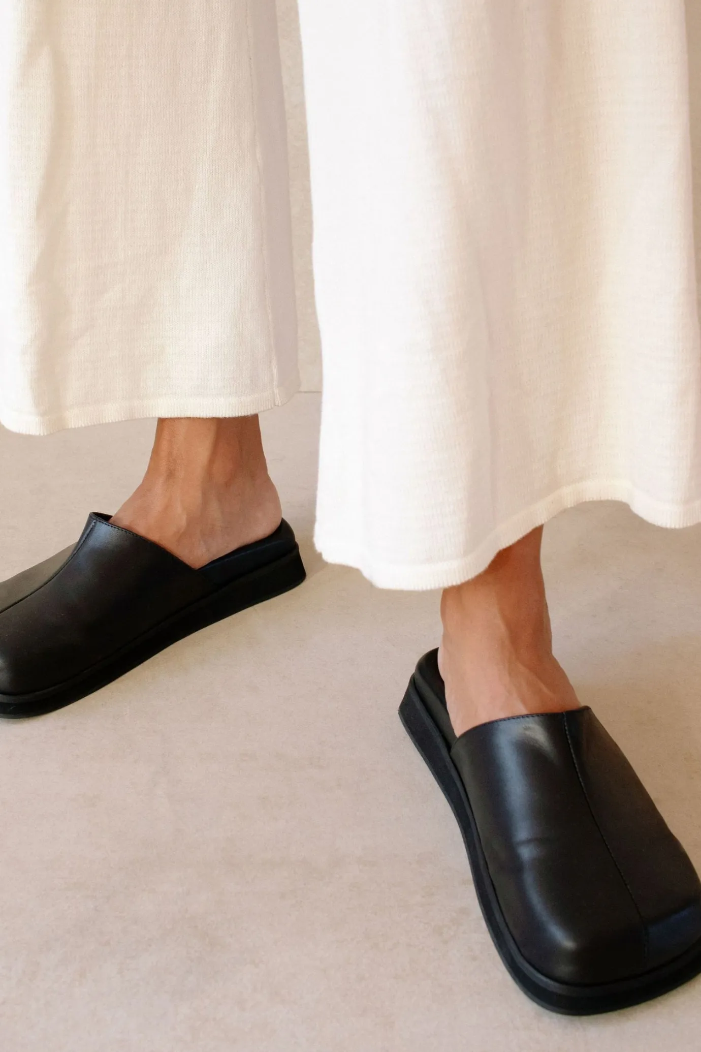 Hansen & Gretel Alohas Whiz Clog Black Best Sale